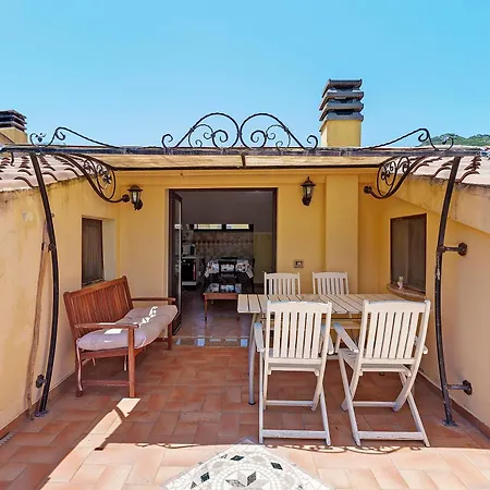 Attico Bella Vista 3* Синискола